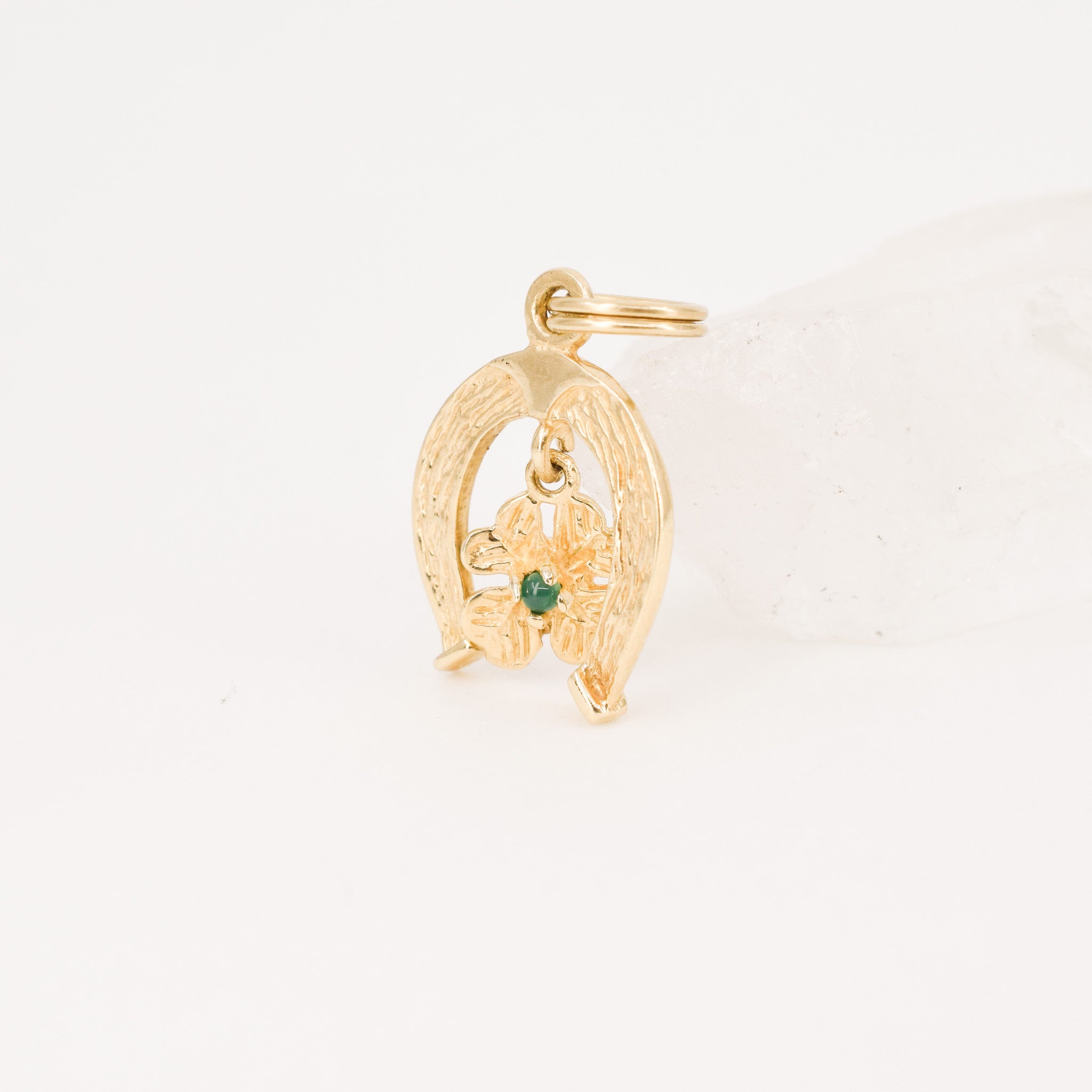 vintage emerald and horseshoe charm, folklor vintage jewelry canada