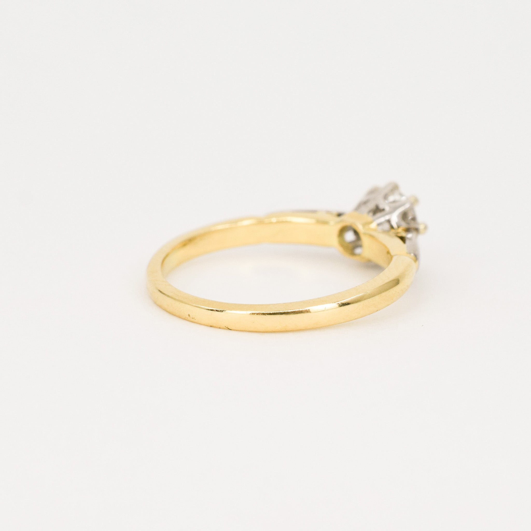 Exquisite Diamond Solitaire Ring (18k, platinum)