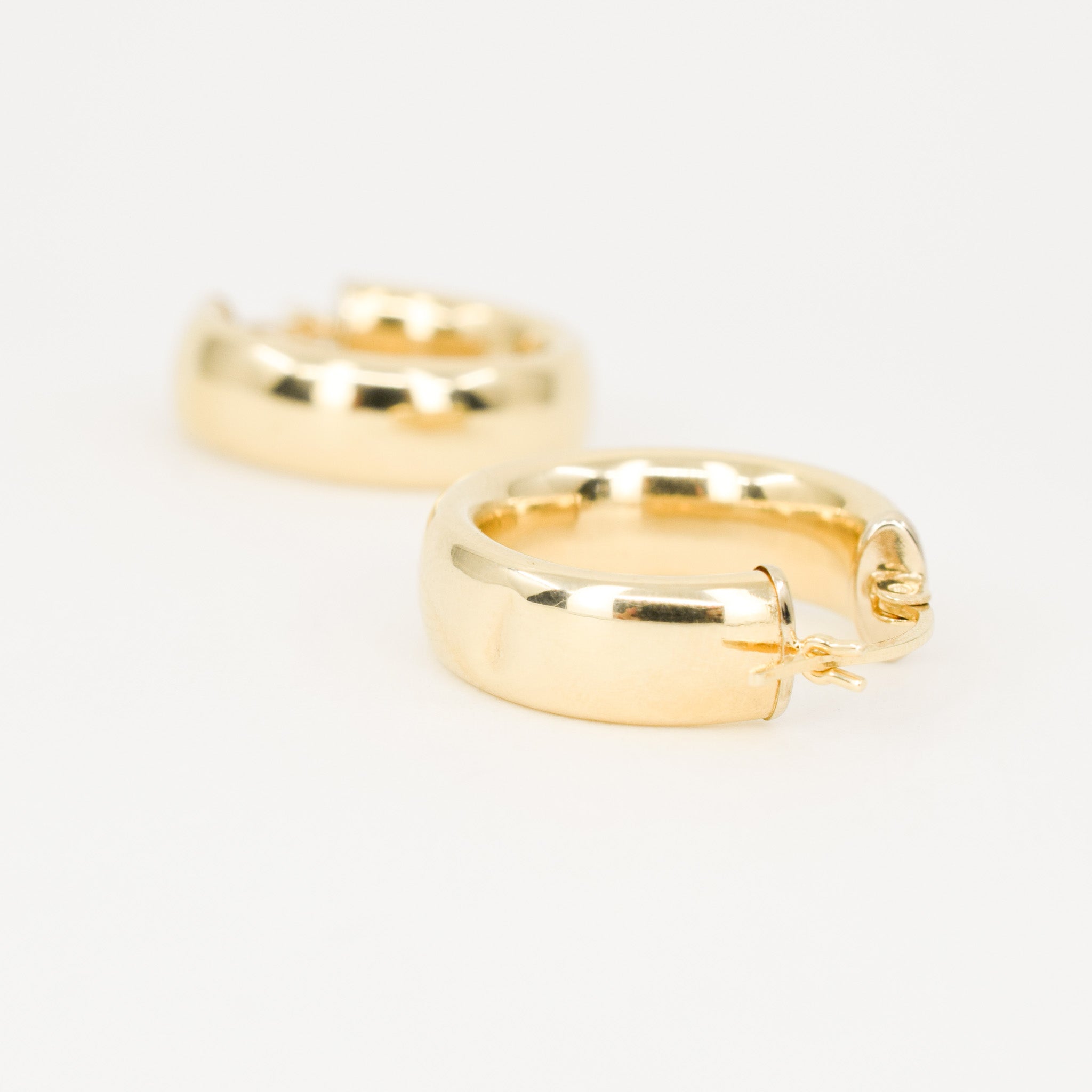 vintage gold hoop earrings, folklor vintage jewelry canada