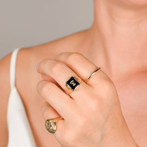 vintage 'T' signet ring, folklor vintage jewelry canada
