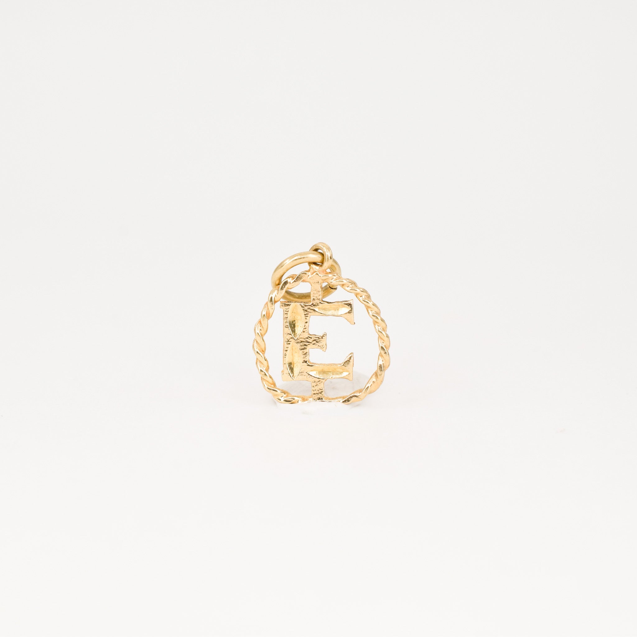 vintage gold 'e' charm pendant, folklor vintage jewelry canada