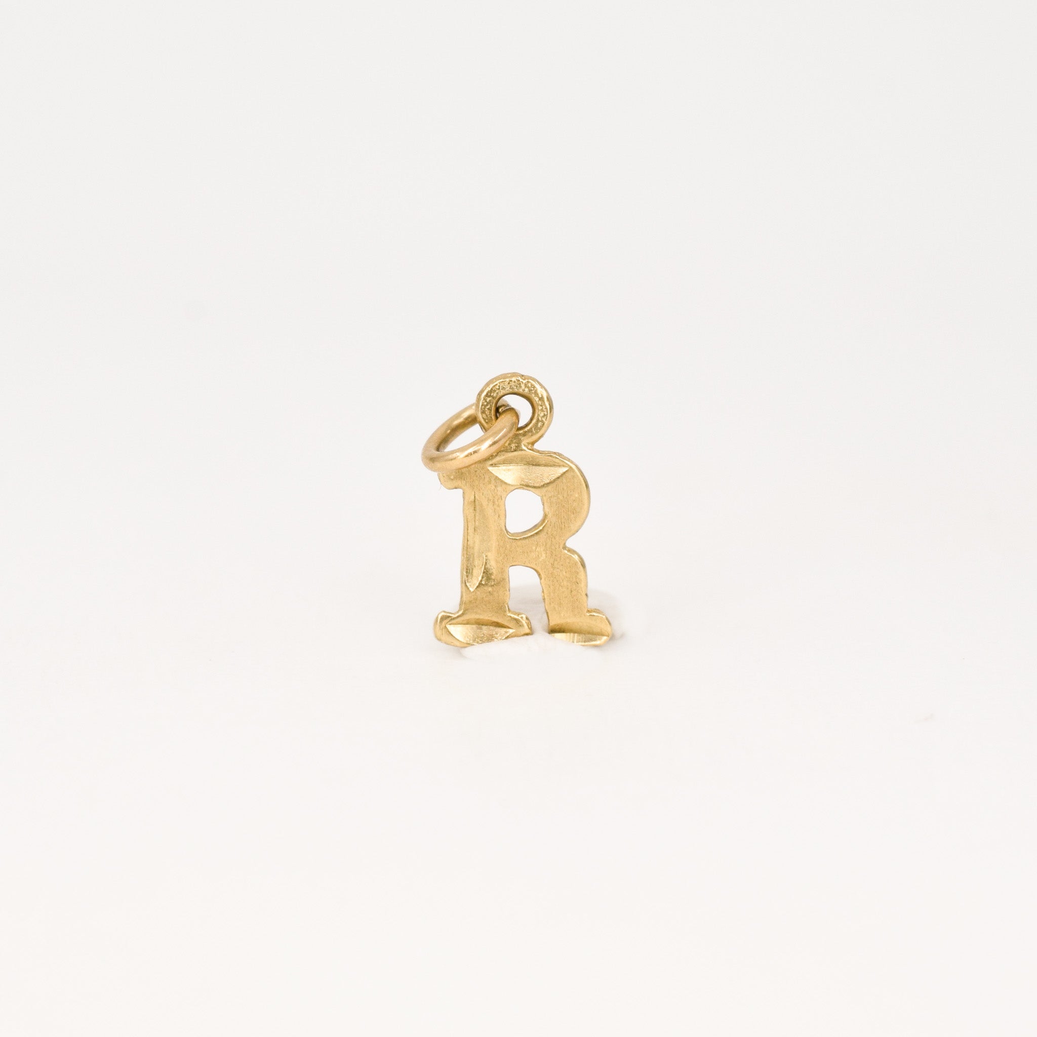 vintage 'r' gold charm pendant, folklor vintage jewelry canada
