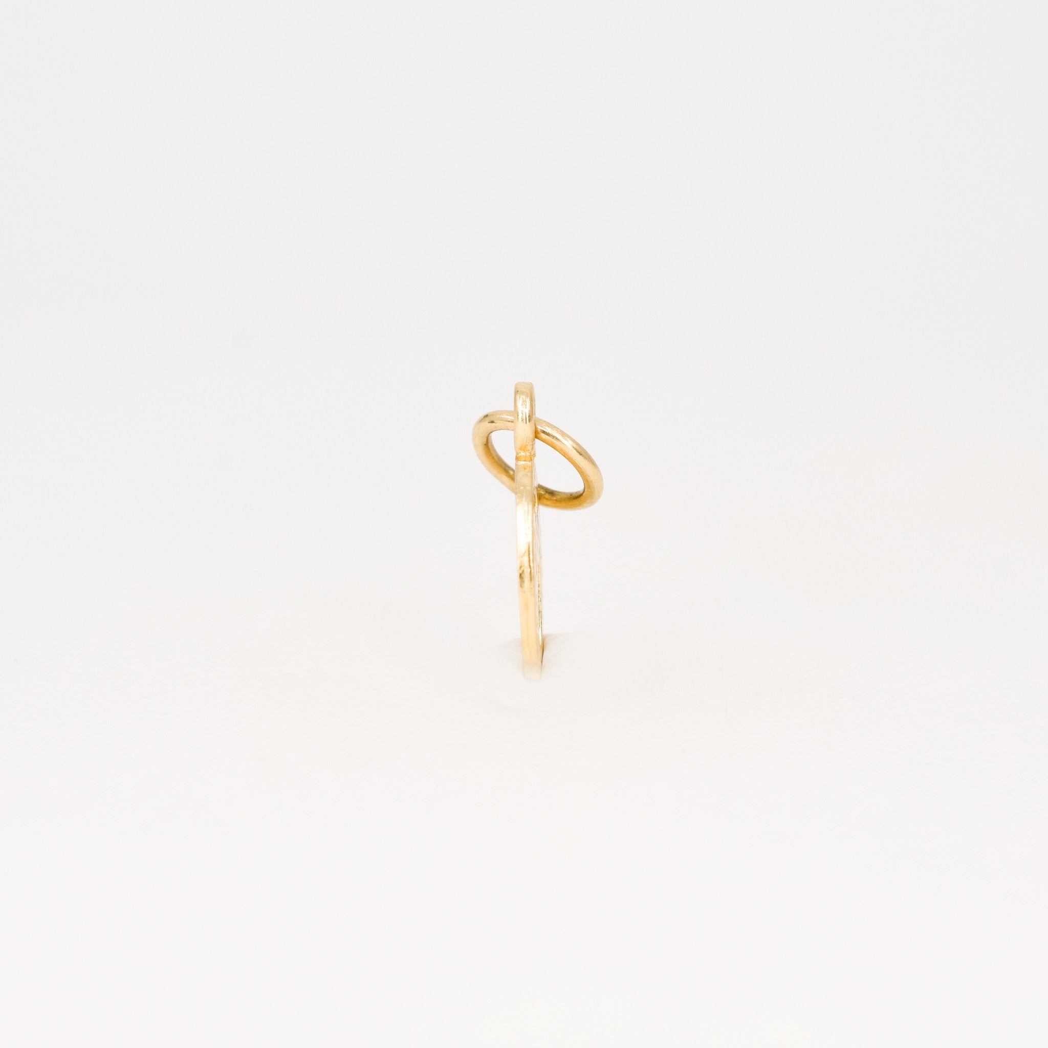 vintage gold O charm pendant, folklor vintage jewelry canada