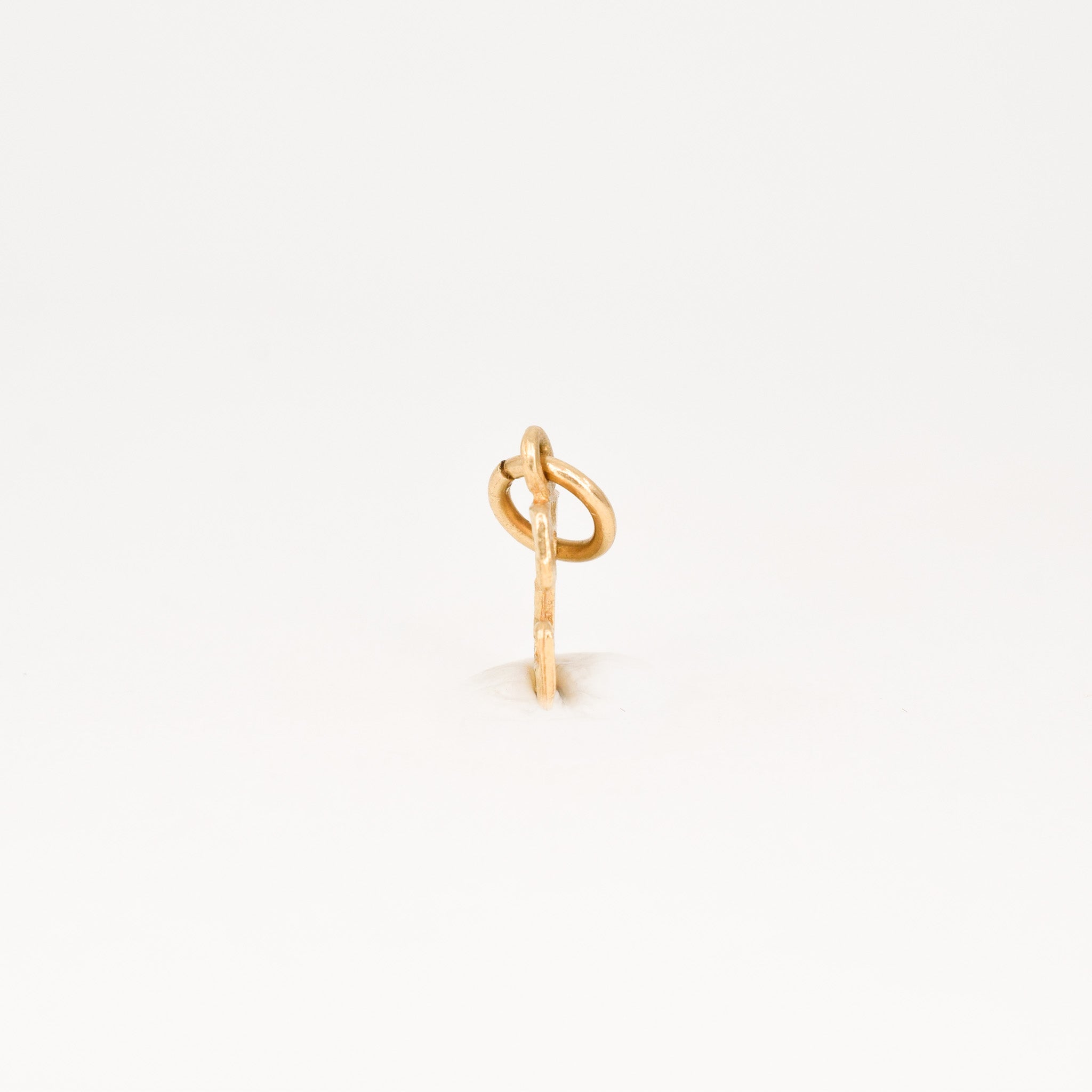 vintage gold 'e' charm pendant, folklor vintage jewelry canada