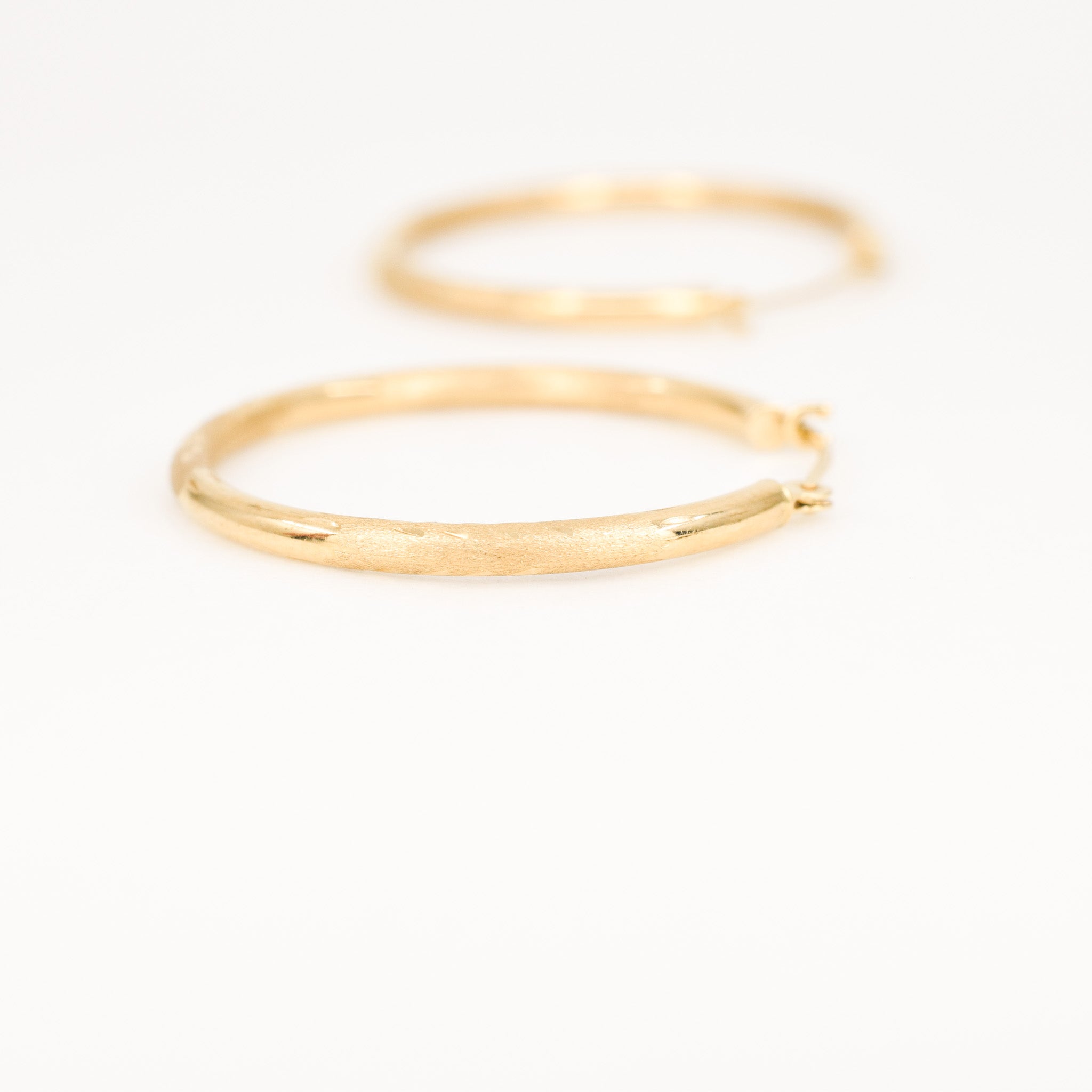 vintage gold hoop earrings, folklor vintage jewelry canada
