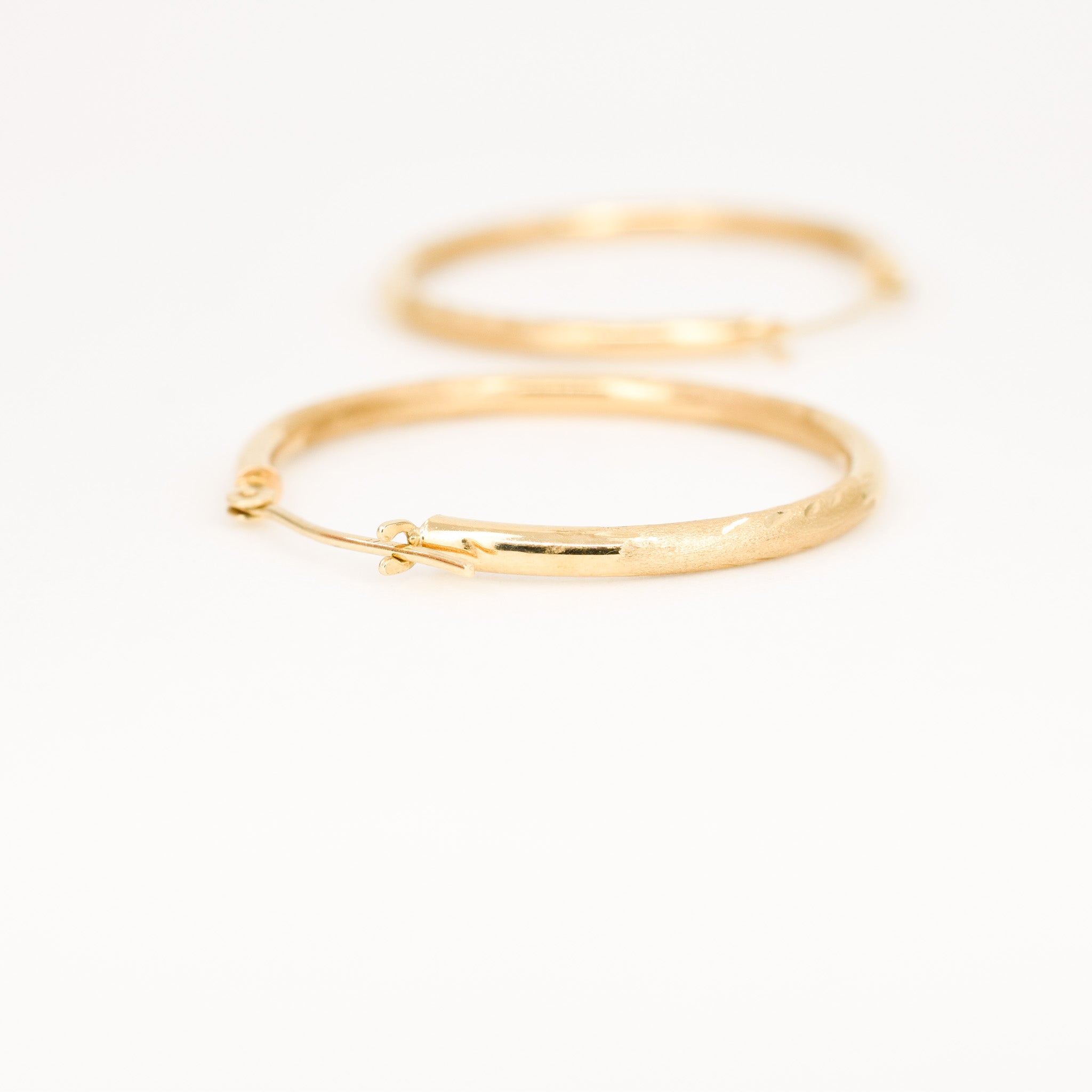 vintage gold hoop earrings, folklor vintage jewelry canada