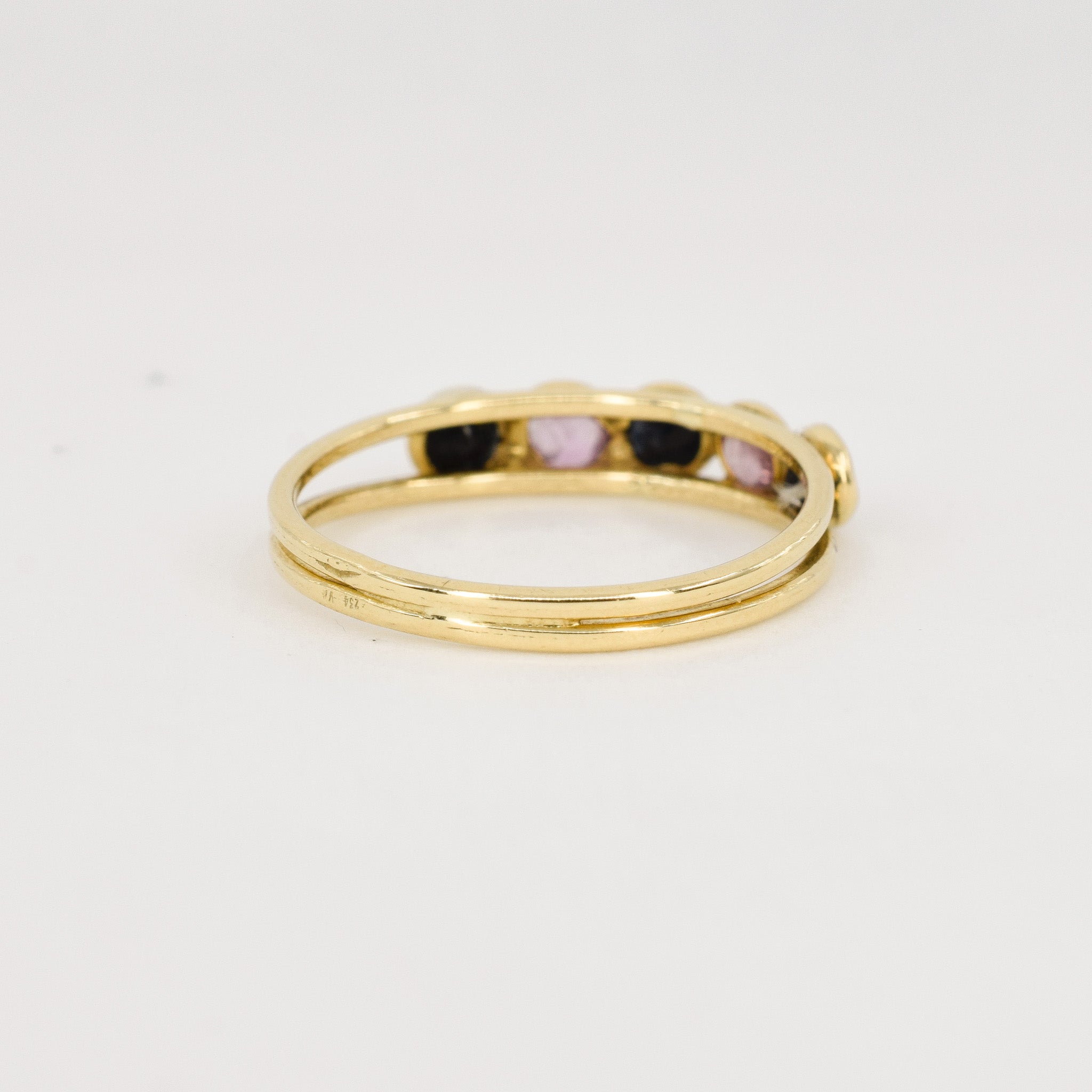 vintage gold bezel set sapphire family ring, folklor vintage jewelry canada