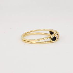 vintage gold bezel set sapphire family ring, folklor vintage jewelry canada