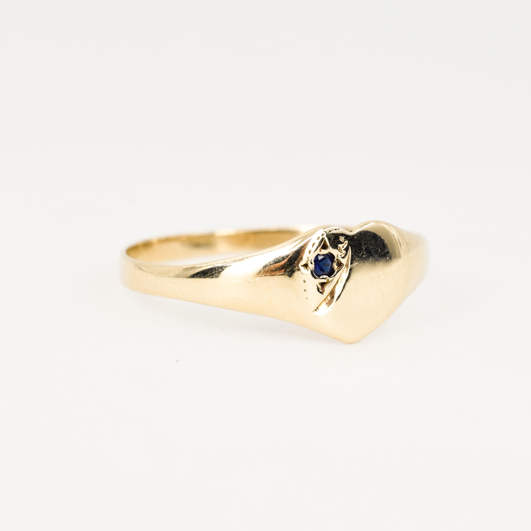 vintage gold sapphire signet ring, folklor vintage jewelry canada