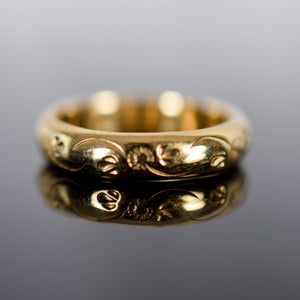 gorgeous gold band with floral etching, folklor vintage jewelry shop