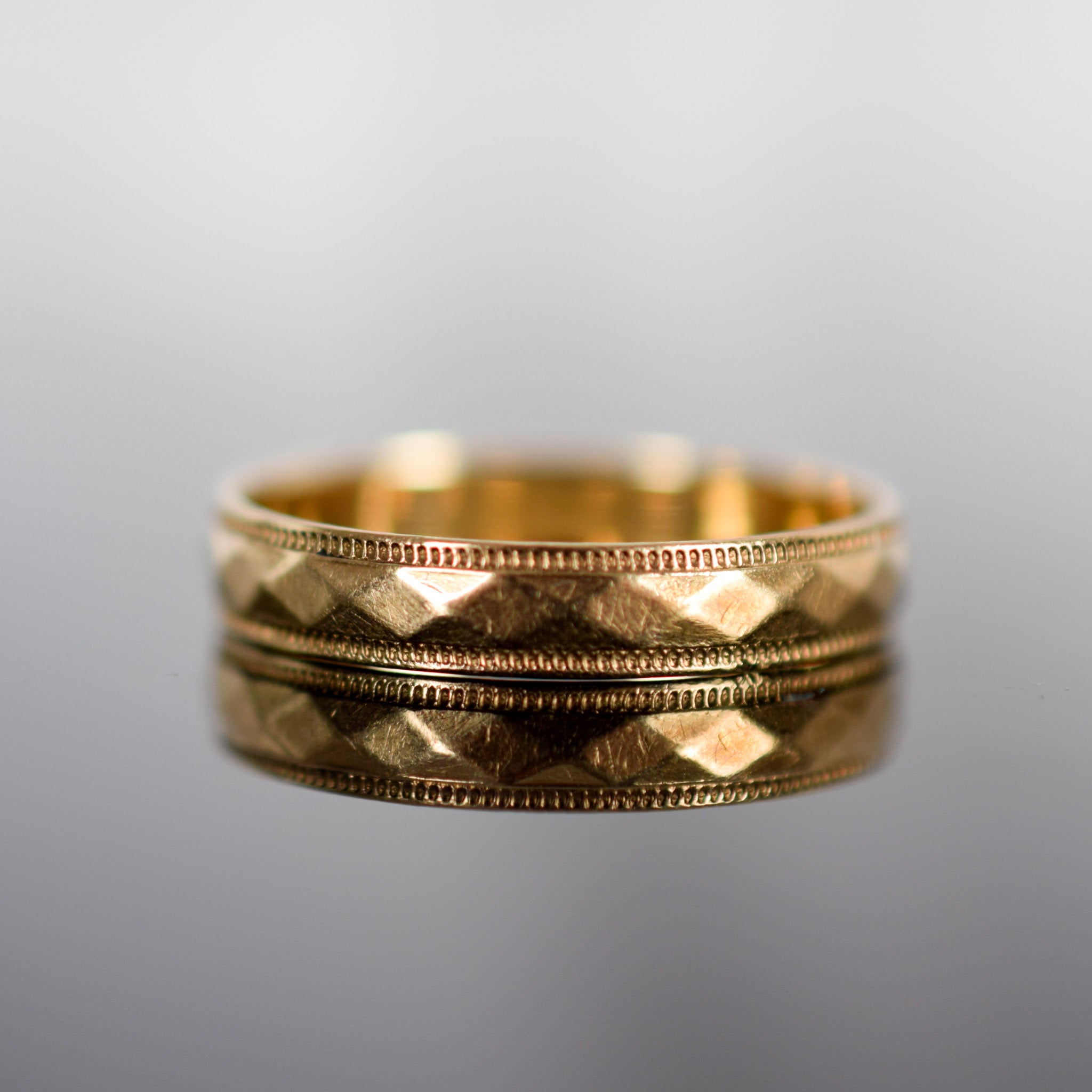 Beautiful gold vintage wedding band, folkor