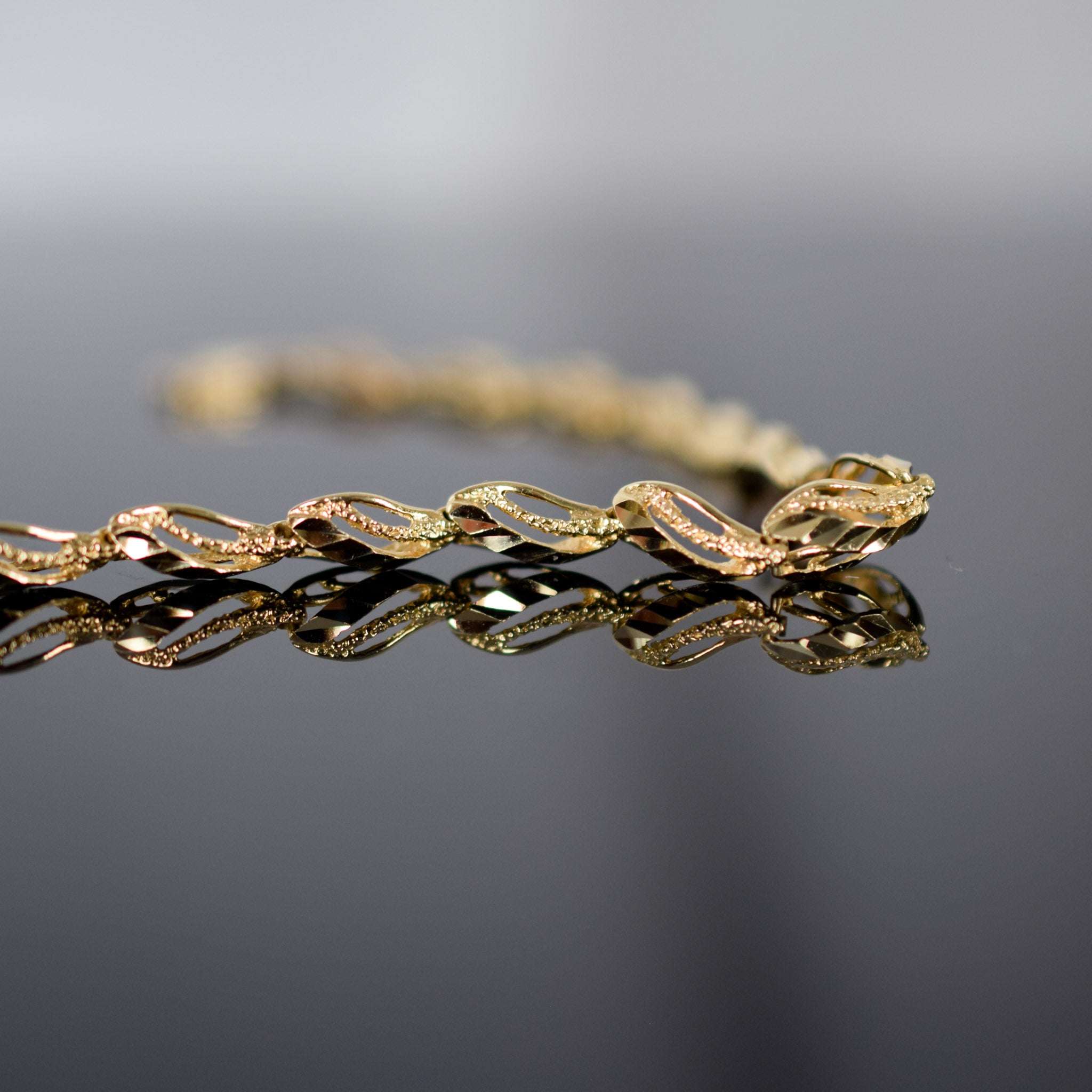 Beautiful vintage gold bracelet for sale, folklor 