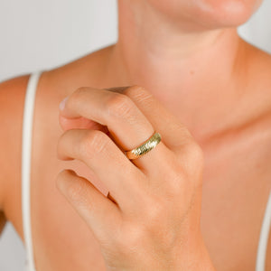 Vintage gold ring for sale, folklor 