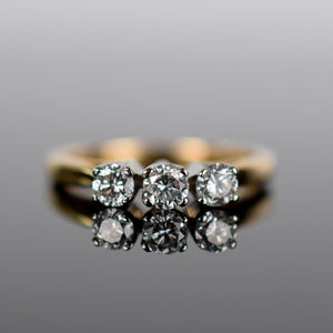 vintage diamond trilogy engagement ring, folklor 