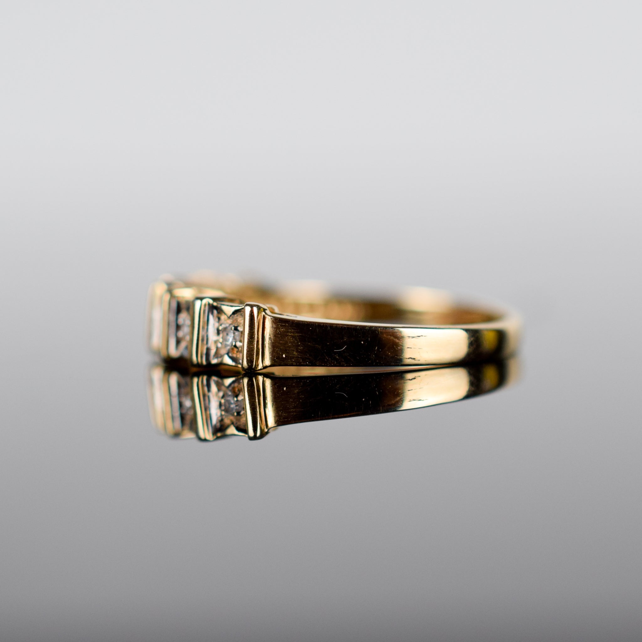 Vintage gold and diamond band, folklor 