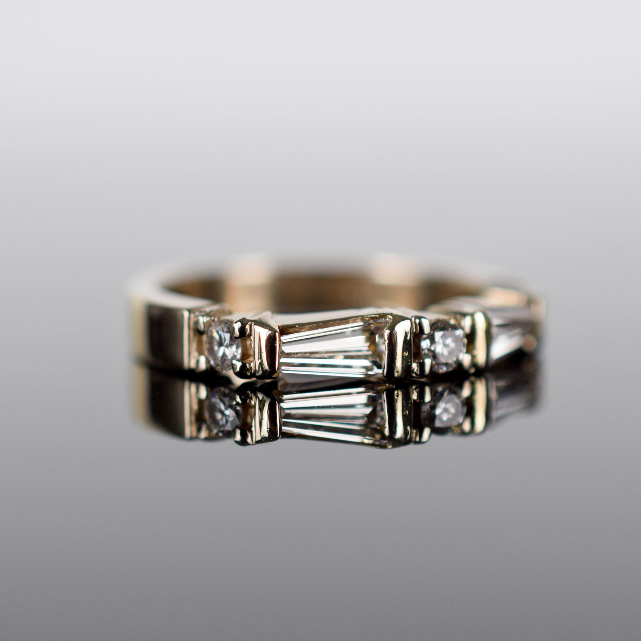 Incredible tapered baguette diamond band, folklor 