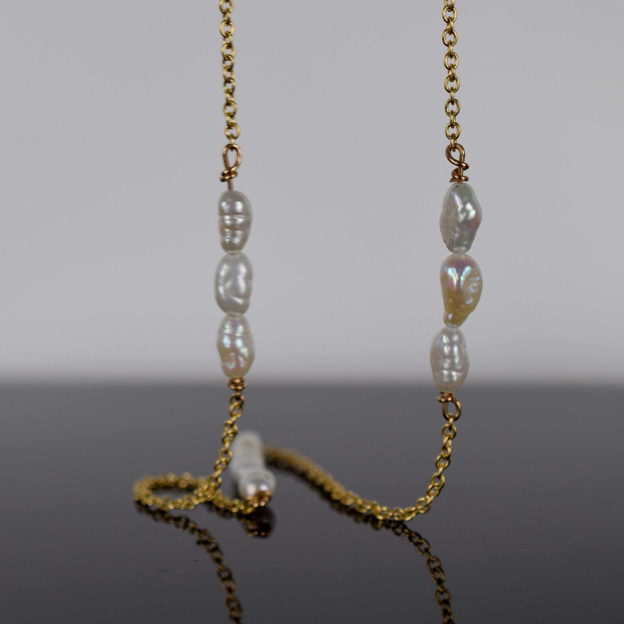 vintage pearl necklace, folklor