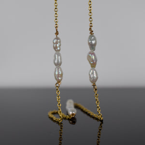 vintage pearl necklace, folklor