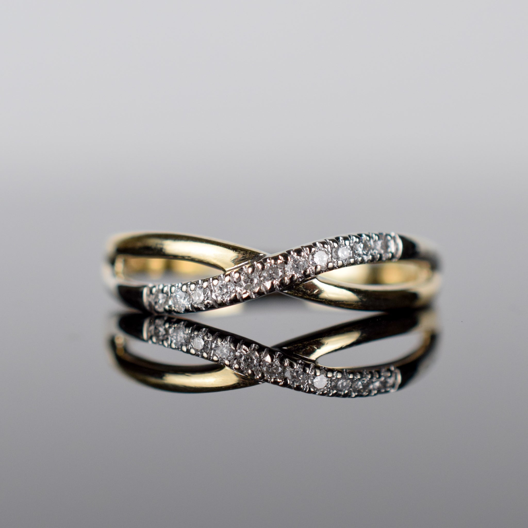 yellow gold diamond wedding band, folklor