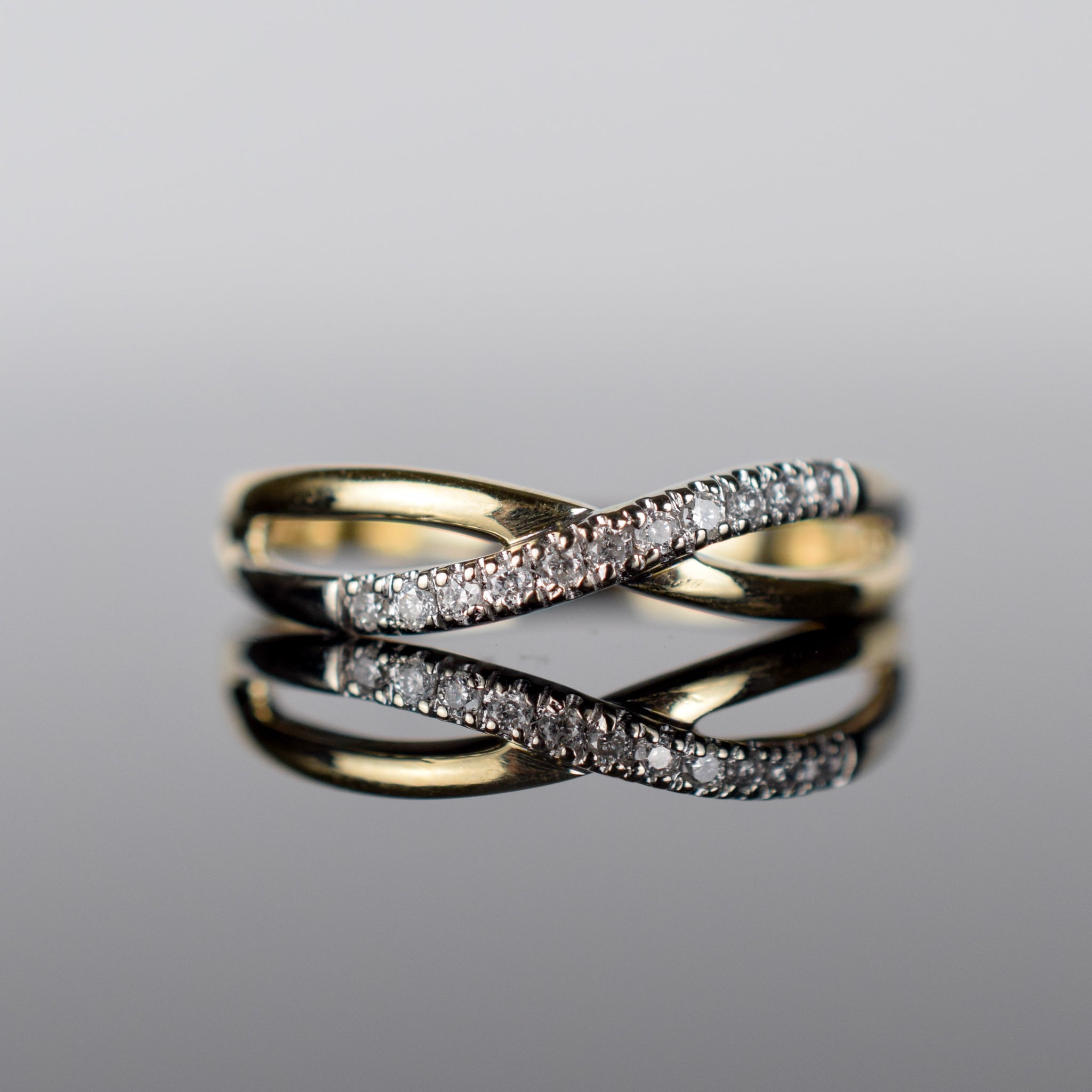 yellow gold diamond wedding band, folklor