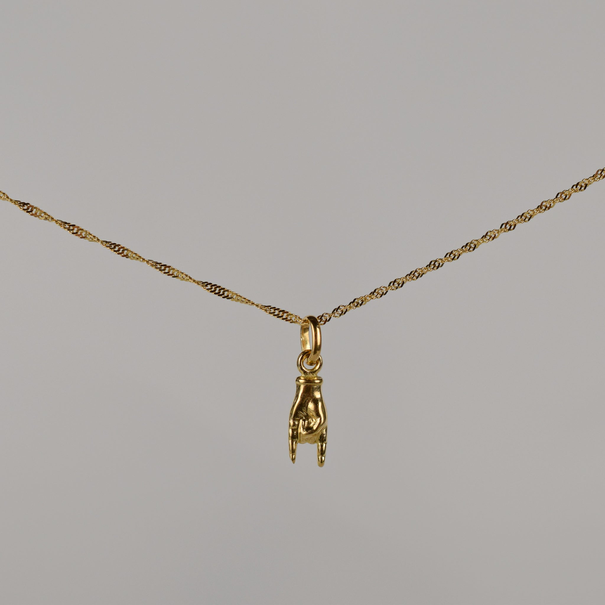 Mano Cornuto Pendant
