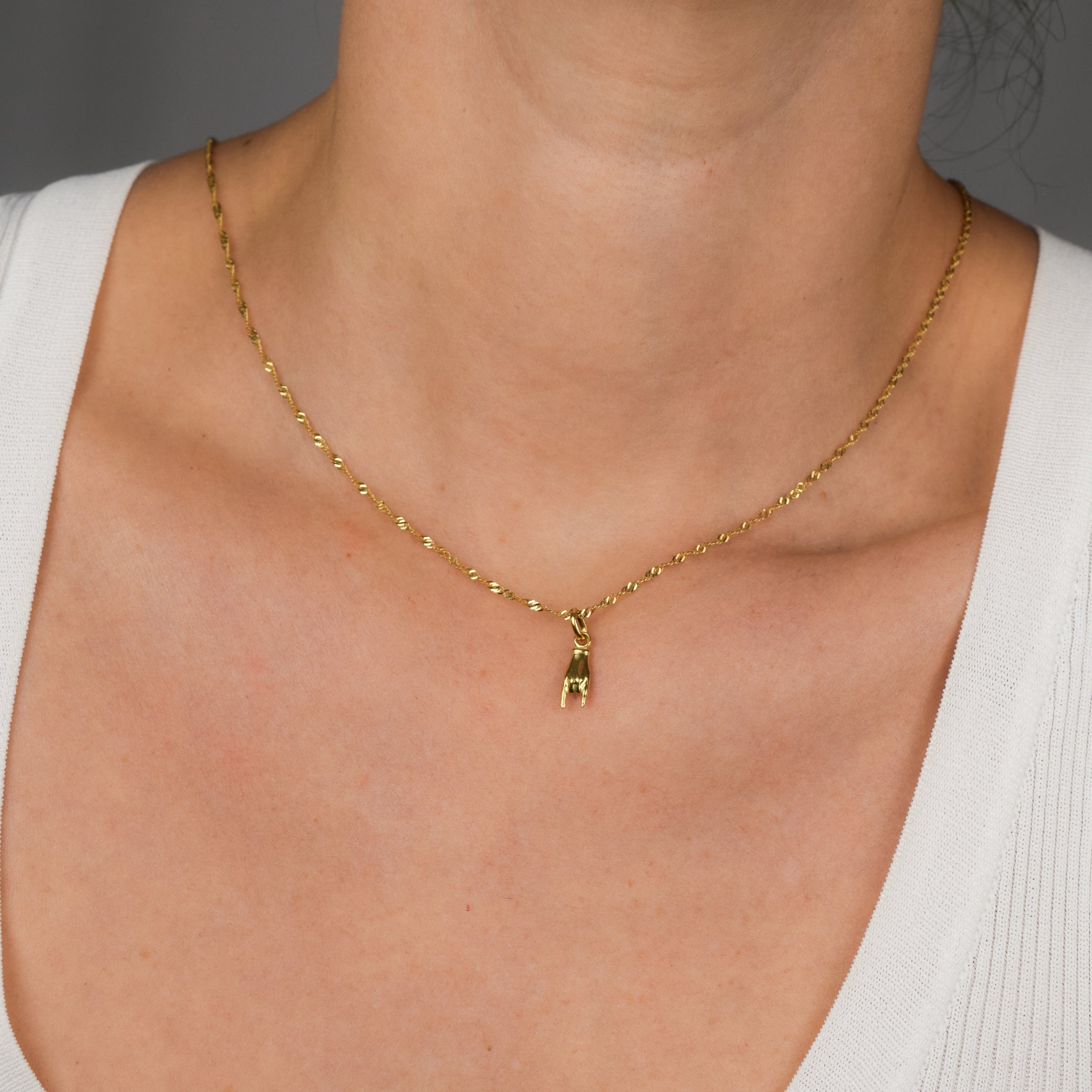 Mano Cornuto Pendant