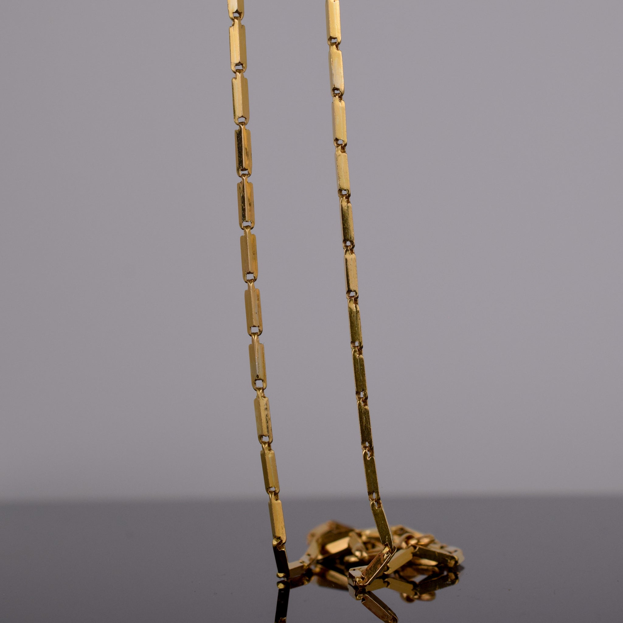 22k bar chain, folklor