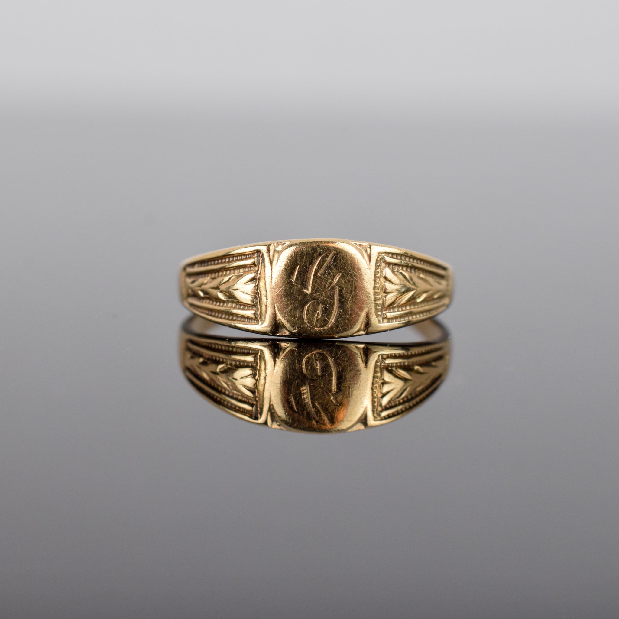 vintage gold signet ring, folklor