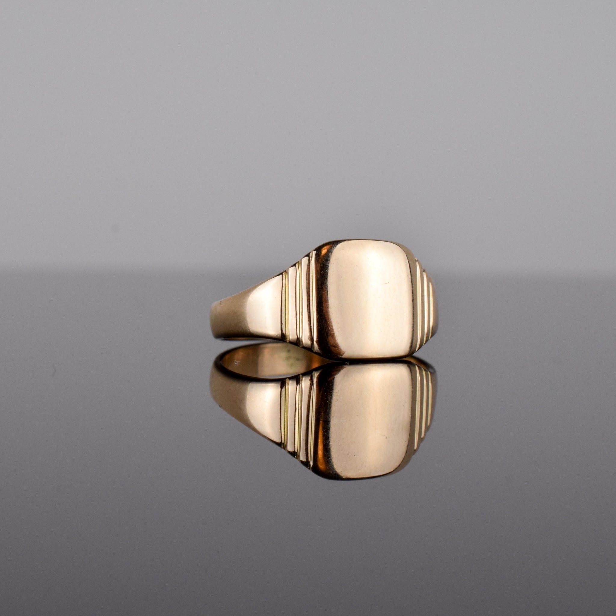 vintage gold signet ring, folklor