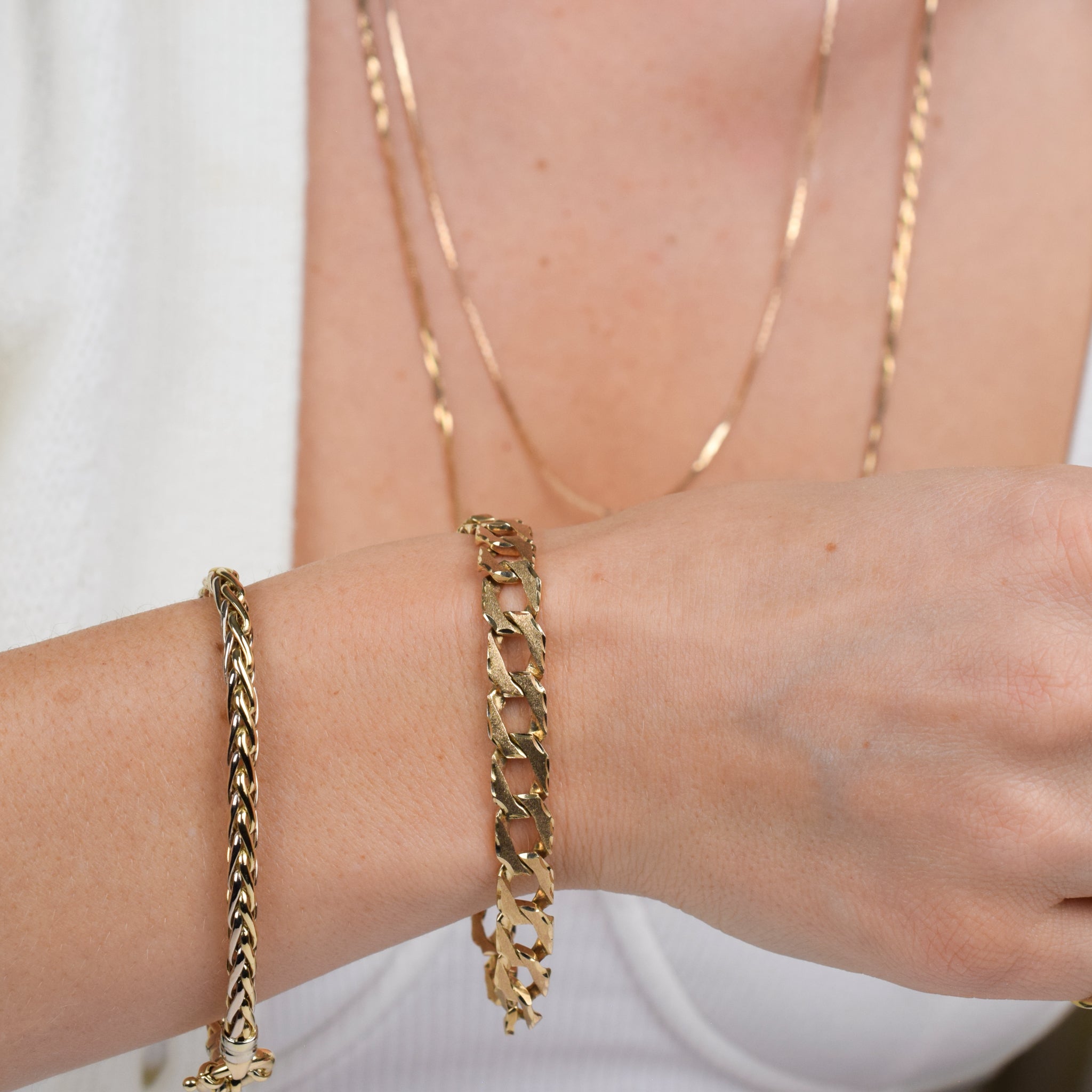 chunky gold curb bracelet, folklorvintage gold curb bracelet, folklor