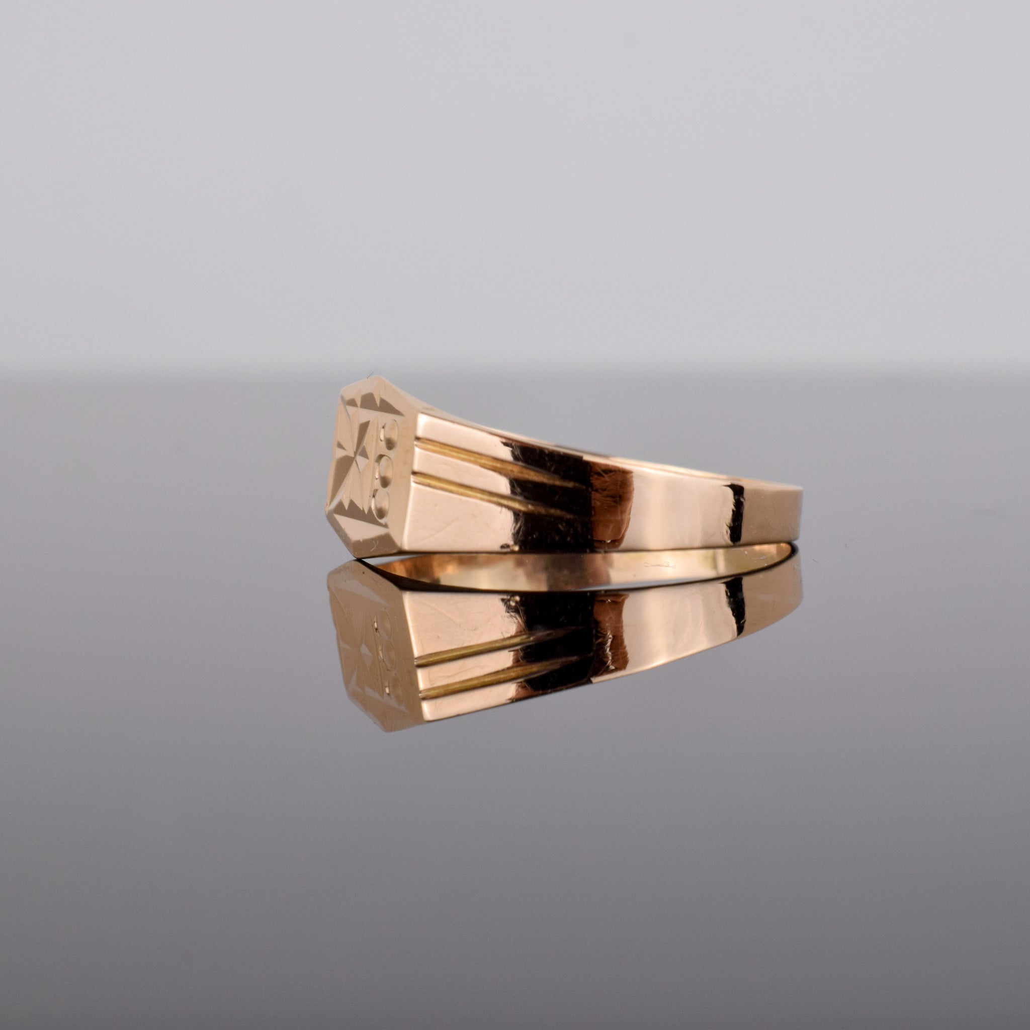vintage gold signet ring, folklor