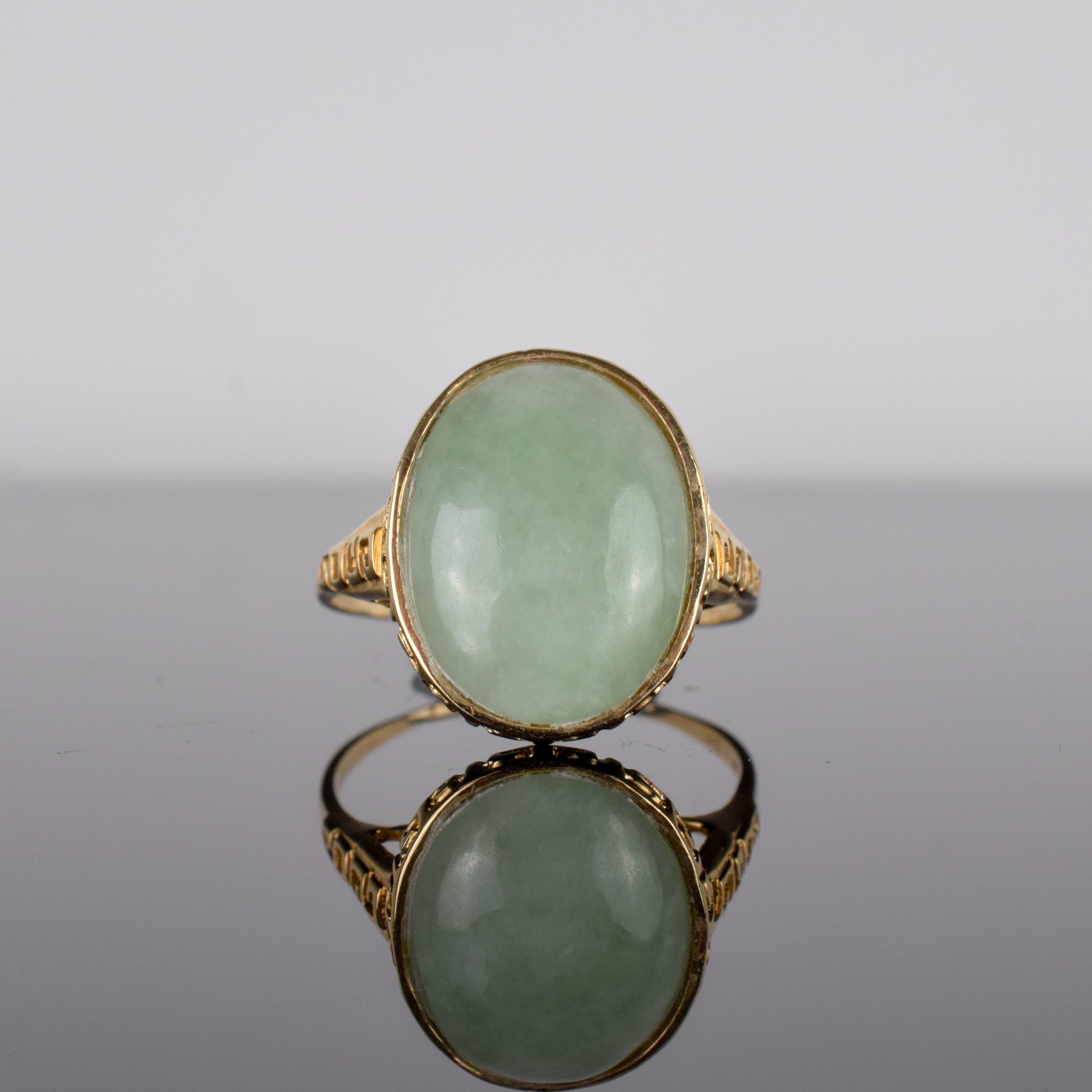 vintage gold cabochon jade ring, folklor