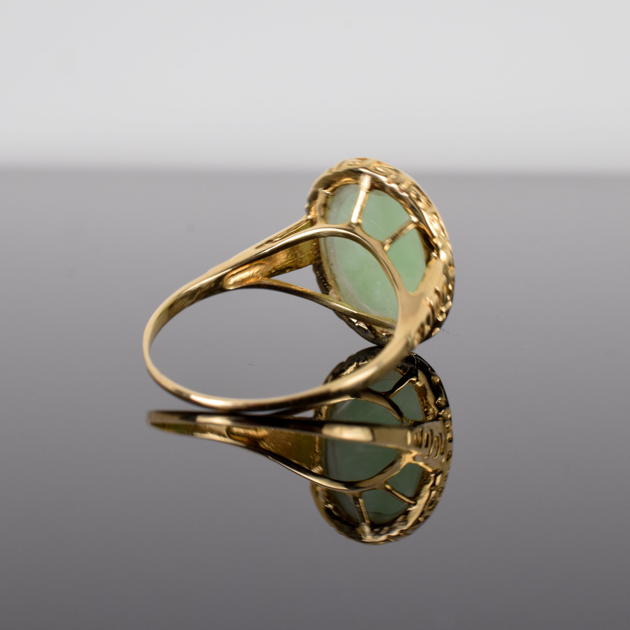 vintage gold cabochon jade ring, folklor